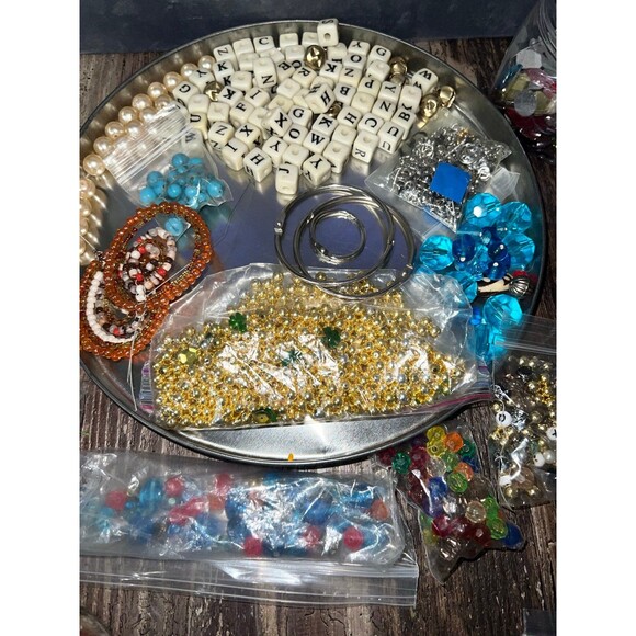 1500+ Vintage Buttons and Beads Set, DIY Craft Lot, Sewing lot, jewelry bead bun - Picture 7 of 12